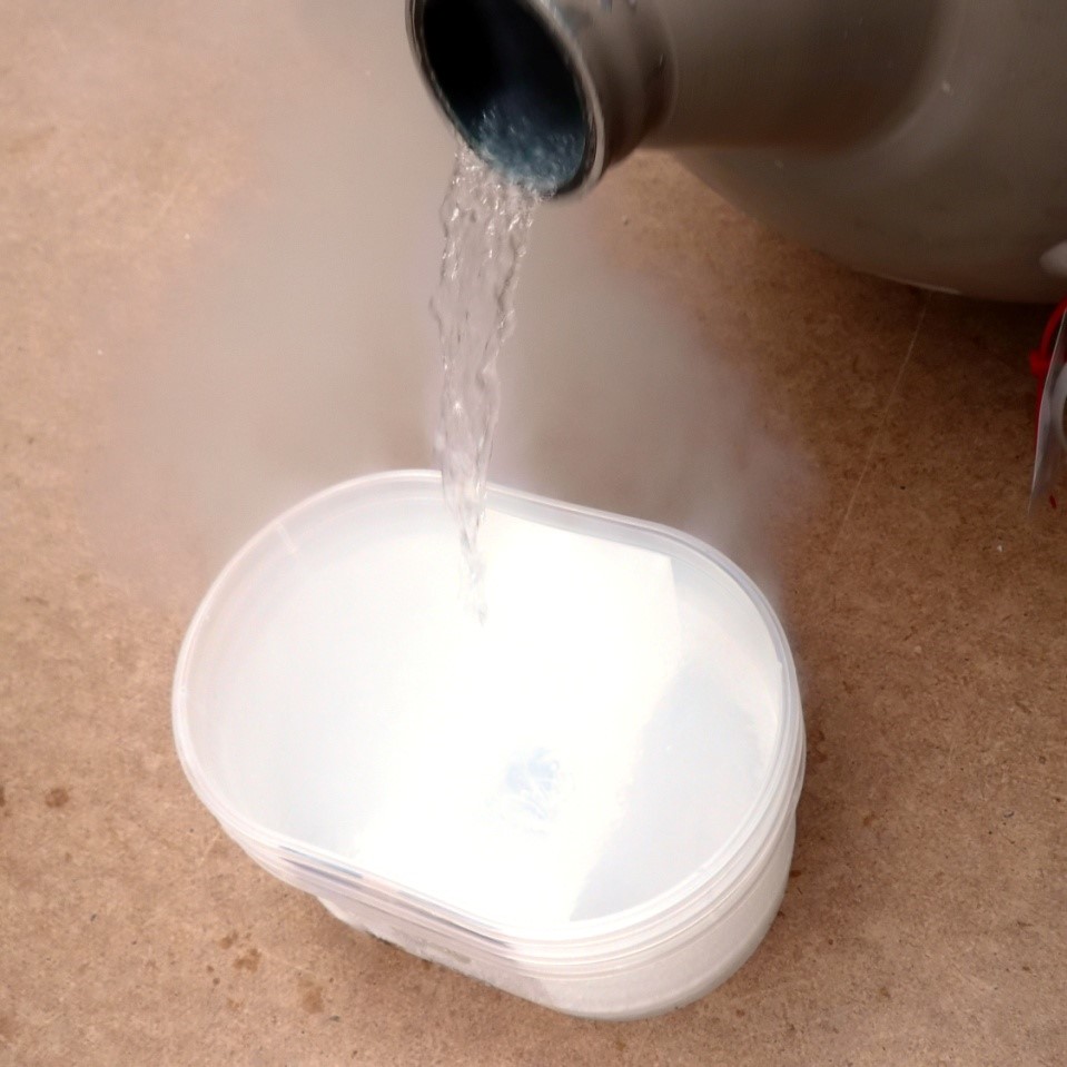 Vedelat lämmastikku kasutatakse külmutamiseks